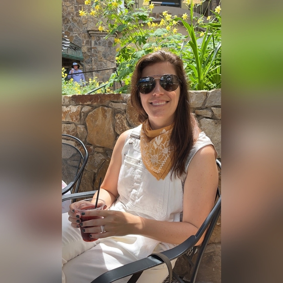 Meet your Posher, Susan - Picture 3 of 4